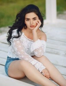 VIP companion girl in Fazilka – discreet service